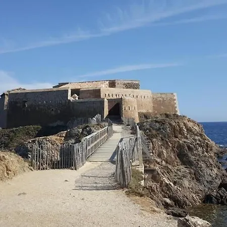 T1 - Presqu'ile De Giens - La Tour Fondue